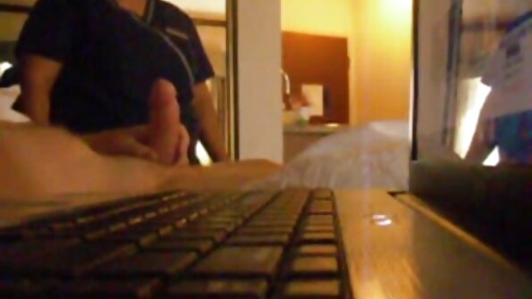 Video porno all'aperto dove una ragazza attraente viene scopata nel culo video porno gratis da scaricare stretto